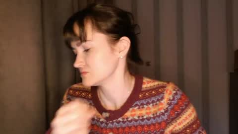 Snapshot of pineapple__mood chatting on May 7, 12:21 pm online show from May 7, 12:21 pm