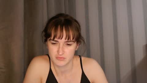 Snapshot of pineapple__mood chatting on May 20, 4:46 pm online show from May 20, 4:46 pm