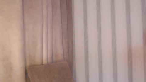 Snapshot of pineapple__mood chatting on June 7, 12:09 pm online show from June 7, 12:09 pm