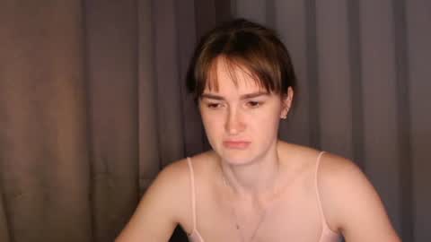 Snapshot of pineapple__mood chatting on June 11, 6:11 am online show from June 11, 6:11 am