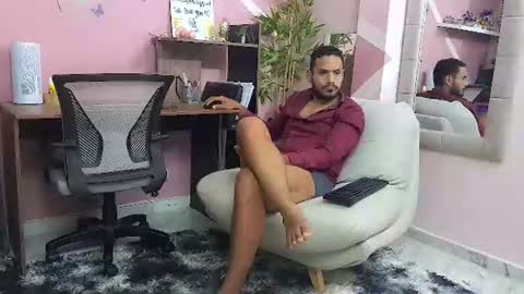 pineappleflipped online show from July 29, 2:53 am