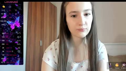 Snapshot of pingviluly chatting on October 18, 6:26 am pingviluly online show from October 18, 6:26 am