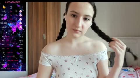 Snapshot of pingviluly chatting on October 22, 6:24 am pingviluly online show from October 22, 6:24 am