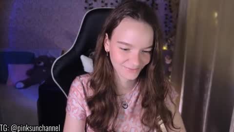 Snapshot of pink__sun chatting on November 26, 7:15 pm Stephanie online show from November 26, 7:15 pm