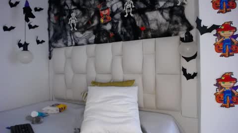 tiffany online show from October 27, 10:25 pm