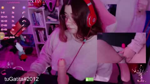 Snapshot of pink_girl0n chatting on November 29, 7:33 am Kitty online show from November 29, 7:33 am