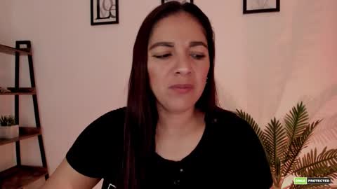 Snapshot of pink_kitten_ chatting on November 24, 10:26 am Eli online show from November 24, 10:26 am