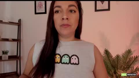 Snapshot of pink_kitten_ chatting on December 15, 11:58 am Eli online show from December 15, 11:58 am