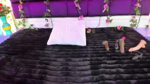 Snapshot of pink_lovee_ chatting on July 4, 1:39 pm Pink Lovee online show from July 4, 1:39 pm