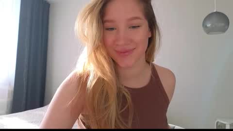 Snapshot of pink_rosee_ chatting on October 12, 3:05 am online show from October 12, 3:05 am