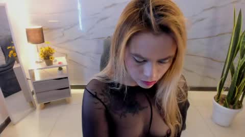 pink_secret online show from April 27, 1:09 pm