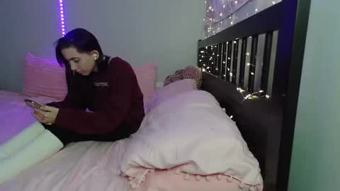 Snapshot of pink_tv chatting on October 30, 1:29 am pink_tv online show from October 30, 1:29 am