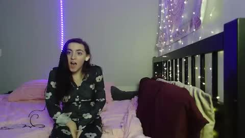 Snapshot of pink_tv chatting on November 25, 2:44 am pink_tv online show from November 25, 2:44 am