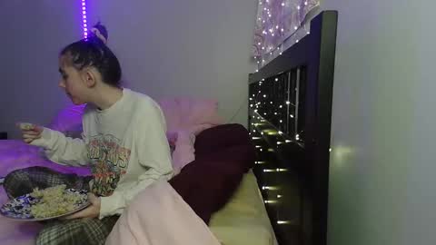 pink_tv online show from December 22, 1:57 am