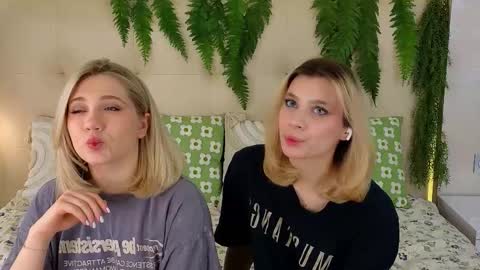 Snapshot of pinkadele chatting on November 3, 8:59 am Adele online show from November 3, 8:59 am