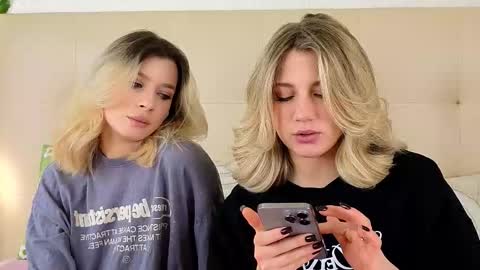 Adele online show from December 18, 9:15 am