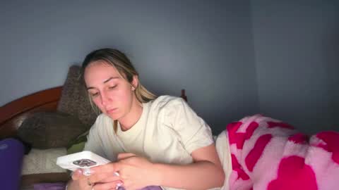 Snapshot of pinkilola chatting on May 18, 8:36 pm Pinkilola online show from May 18, 8:36 pm