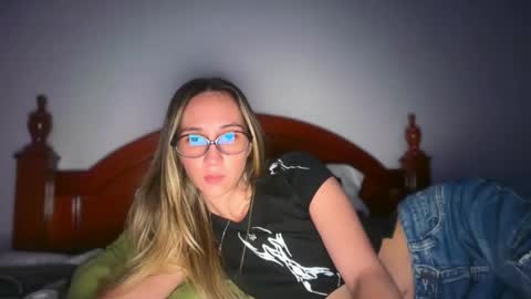 Snapshot of pinkilola chatting on June 8, 1:28 am Pinkilola online show from June 8, 1:28 am
