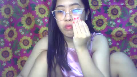 Snapshot of pinkish_shine chatting on February 3, 11:36 pm Hi its me shine online show from February 3, 11:36 pm