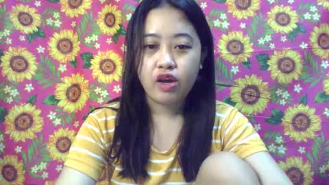 Snapshot of pinkish_shine chatting on February 10, 12:52 am Hi its me shine online show from February 10, 12:52 am