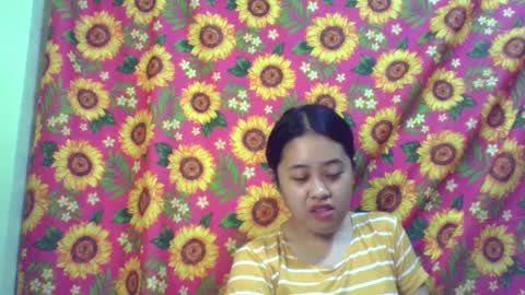 Snapshot of pinkish_shine chatting on February 10, 8:20 am Hi its me shine online show from February 10, 8:20 am