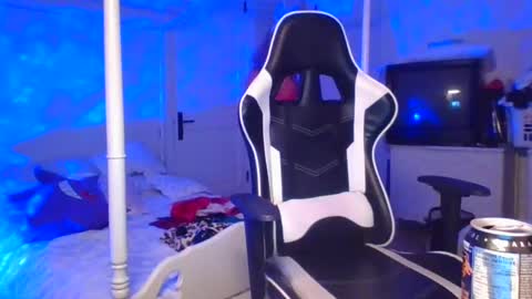 Snapshot of pinkpillbambi chatting on January 26, 11:39 pm pinkpillbambi online show from January 26, 11:39 pm