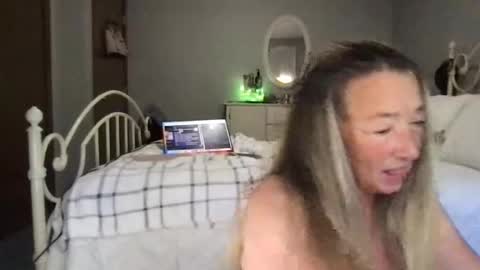 Snapshot of pinkpussylacey chatting on October 16, 4:30 pm Lacey online show from October 16, 4:30 pm