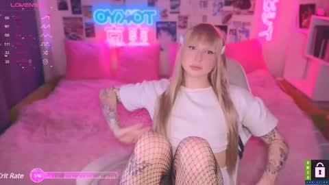 pinkvenom_ online show from February 25, 6:20 pm