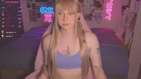 pinkvenom_ online show from October 1, 6:14 pm