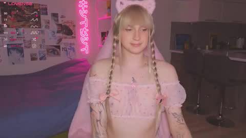 pinkvenom_ online show from November 25, 7:25 pm