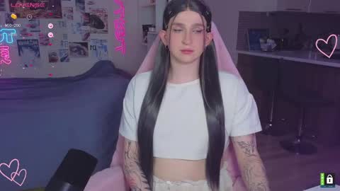 Snapshot of pinkvenom_ chatting on May 24, 4:12 pm pinkvenom_ online show from May 24, 4:12 pm