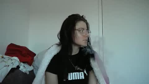 pinkwife97 online show from March 22, 5:05 pm