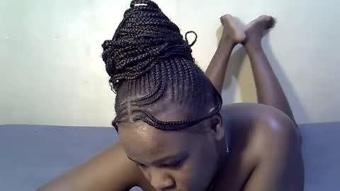 pinky_ebony13 online show from April 26, 10:51 pm