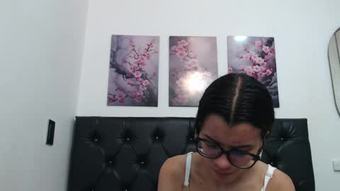 pinky_f00x online show from April 25, 7:11 pm
