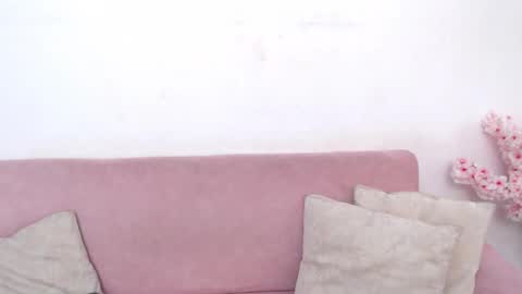 pinky_f00x online show from May 7, 7:19 pm