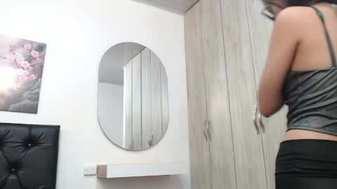 pinky_f00x online show from May 18, 7:20 pm
