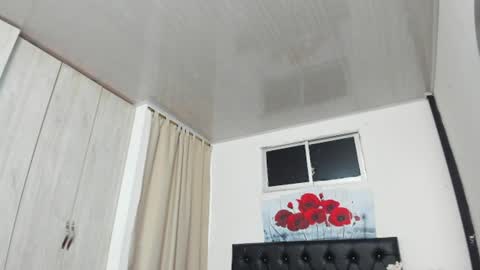pinky_f00x online show from June 24, 7:24 pm
