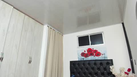 pinky_f00x online show from June 27, 7:19 pm