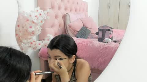 pinky_f00x online show from July 30, 9:36 pm