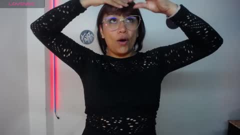 Snapshot of pinky_pinky_ chatting on May 10, 6:13 pm VIOLETA LOPEZ online show from May 10, 6:13 pm