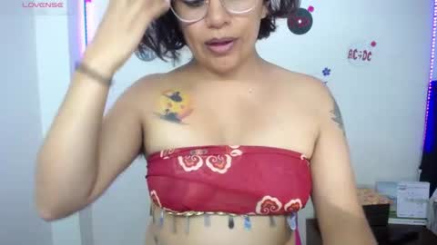Snapshot of pinky_pinky_ chatting on July 5, 4:19 am VIOLETA LOPEZ online show from July 5, 4:19 am