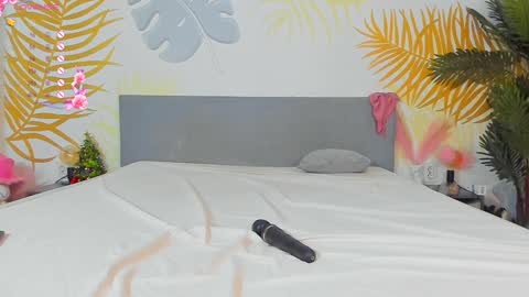 Pinkyishere online show from January 29, 9:01 am