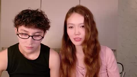 Snapshot of pinkylovers chatting on June 26, 7:18 pm Li long hair and Ru short hair online show from June 26, 7:18 pm