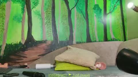 Snapshot of pinkypuppa chatting on March 9, 6:43 pm Pinkypupa-Love online show from March 9, 6:43 pm