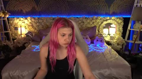 Snapshot of pinkytrix chatting on May 6, 12:43 pm pinkytrix online show from May 6, 12:43 pm