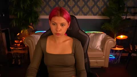 Snapshot of pinkytrix chatting on May 17, 5:31 pm pinkytrix online show from May 17, 5:31 pm