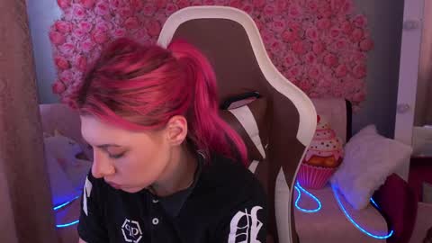 Snapshot of pinkytrix chatting on May 18, 12:55 pm pinkytrix online show from May 18, 12:55 pm
