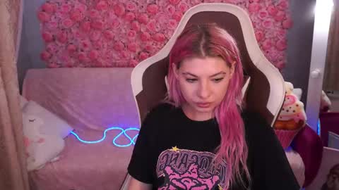 Snapshot of pinkytrix chatting on May 30, 12:35 pm pinkytrix online show from May 30, 12:35 pm