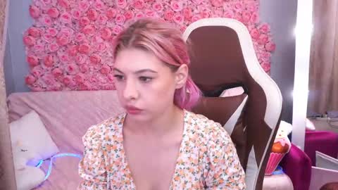 Snapshot of pinkytrix chatting on June 2, 5:42 am pinkytrix online show from June 2, 5:42 am