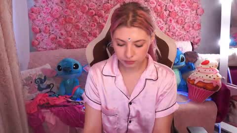 Snapshot of pinkytrix chatting on June 5, 7:03 am pinkytrix online show from June 5, 7:03 am